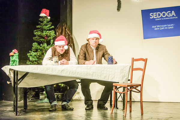 Weihnachtsfeier. Ein Betriebsunfall | Theater im Bauturm | Copyright: Meyer Originals